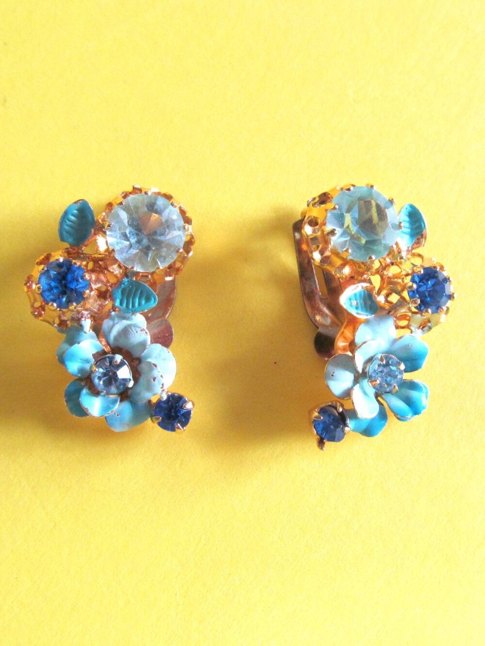 Vintage AUSTRIA clip on earrings